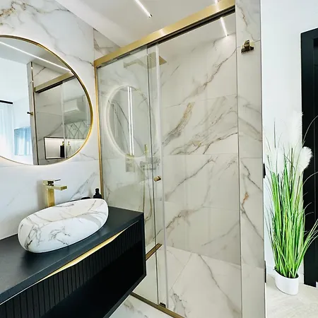 شقة Onyx Apartman Privat Szaunaval