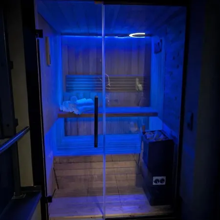 Onyx 2 Haloszobas Privat Finn Szaunaval Es 2 Fuerdoszobaval Kestel