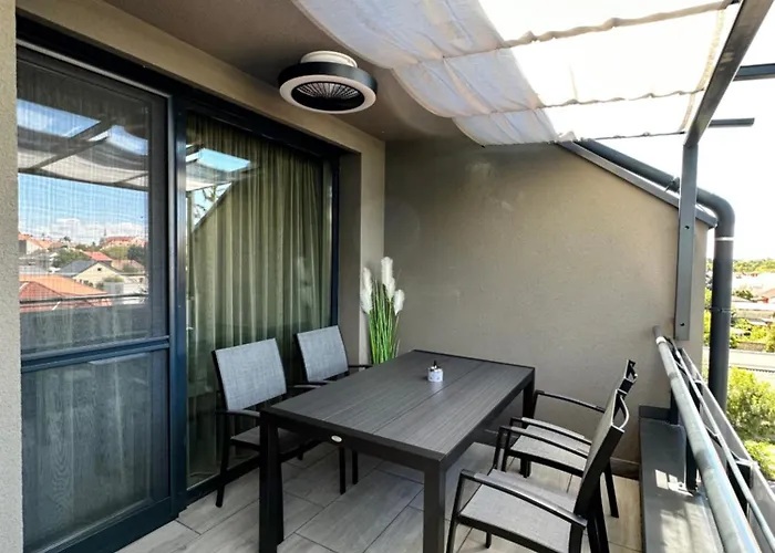 Apartmán Onyx 2 Haloszobas Privat Finn Szaunaval Es 2 Fuerdoszobaval Keszthely